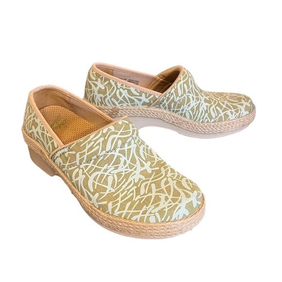 Dansko Shoes - Dansko Victoria clog canvas jute espadrille green tan 38